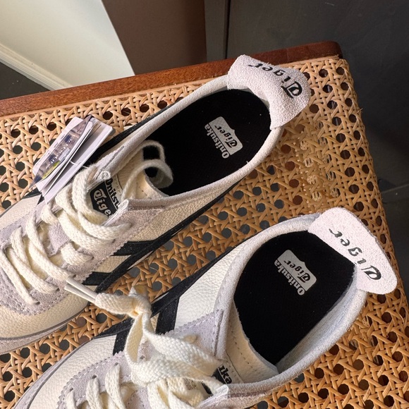 Beige and Black Sneakers - Picture 4 of 6